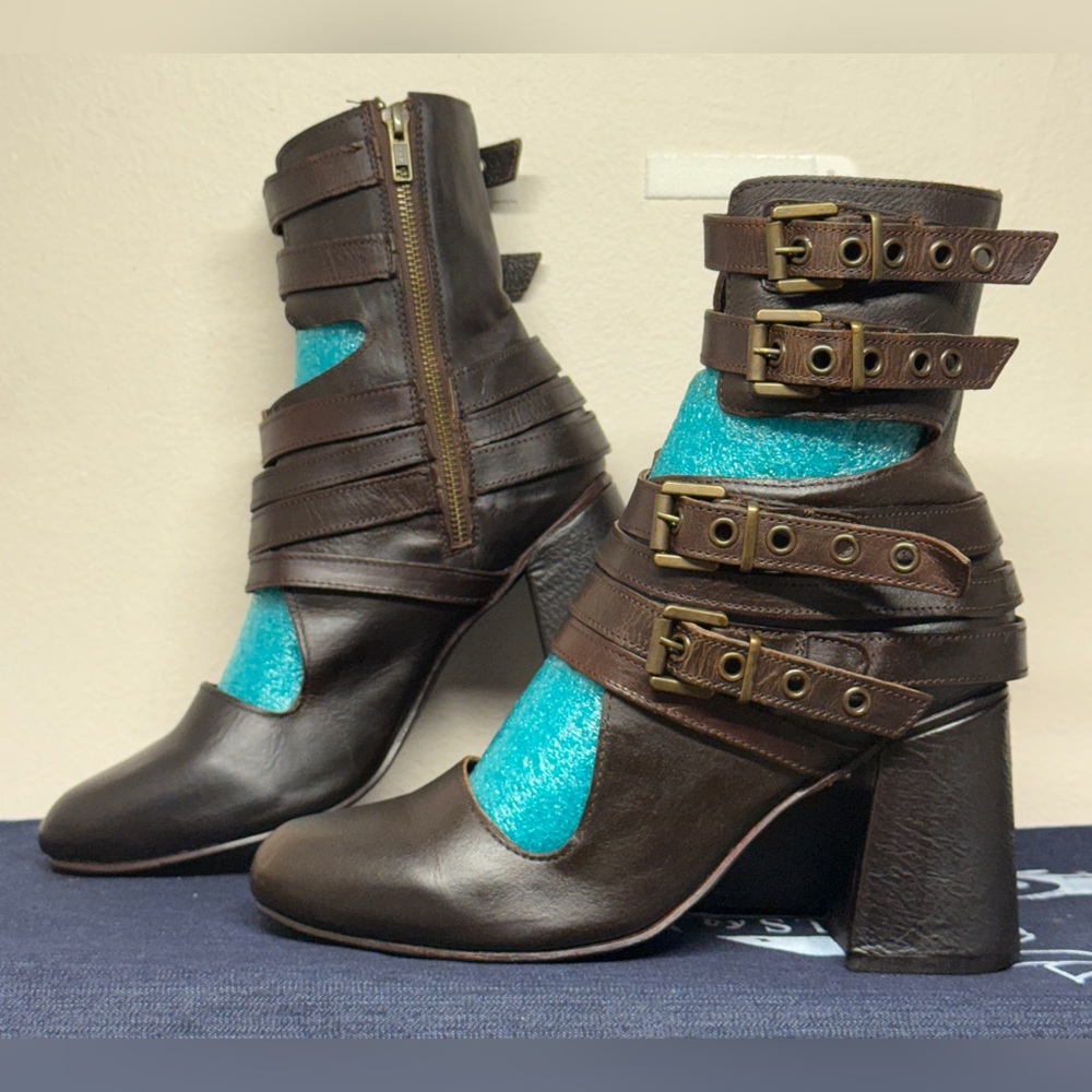 Rare Freebird TALI | Brown Strappy Buckle Leather Booties  / Sz 11 | EUC